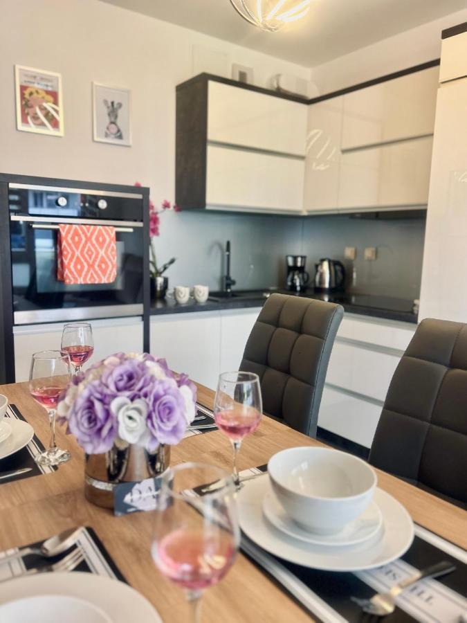 Downtownapartments Andy Air-Conditioned, Underground Parking Available Rzeszow Dış mekan fotoğraf